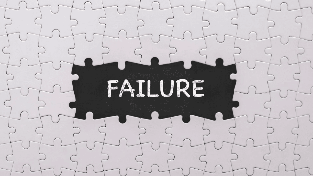 Failure concept shown as a missing puzzle piece symbolizing mindset blocks and negative thinking.ఏ పని చేయాలన్నా ఫెయిల్ అవ్వడానికి గల 7 అసలు కారణాలు.